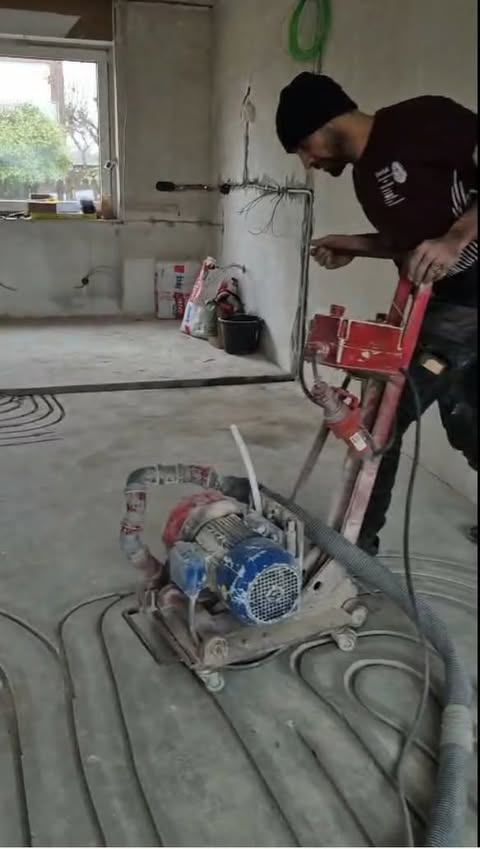 Bodenfräse Operator